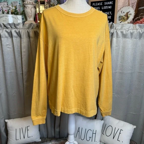 Old Navy Yellow Long Sleeve T-Shirt Sweater Sz Medium - Picture 2 of 9